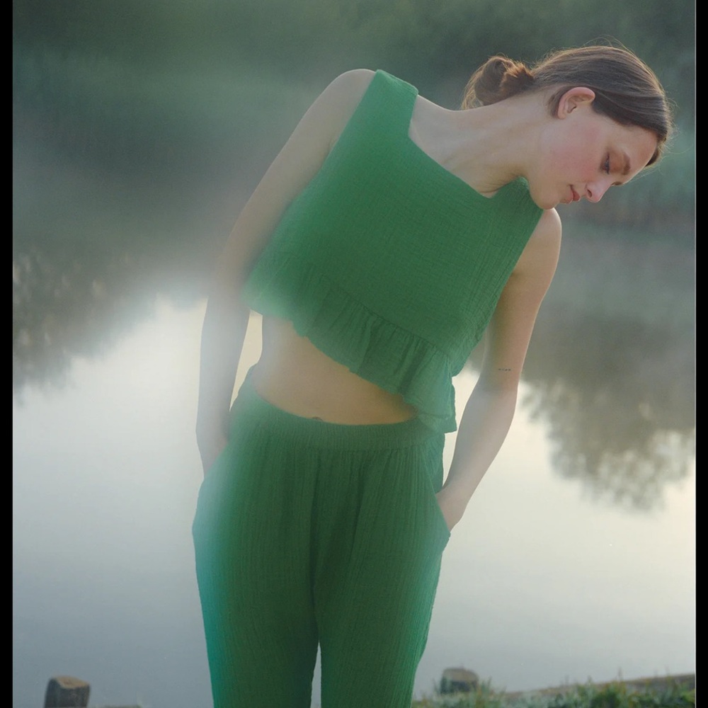 Anaaak green linen crop top